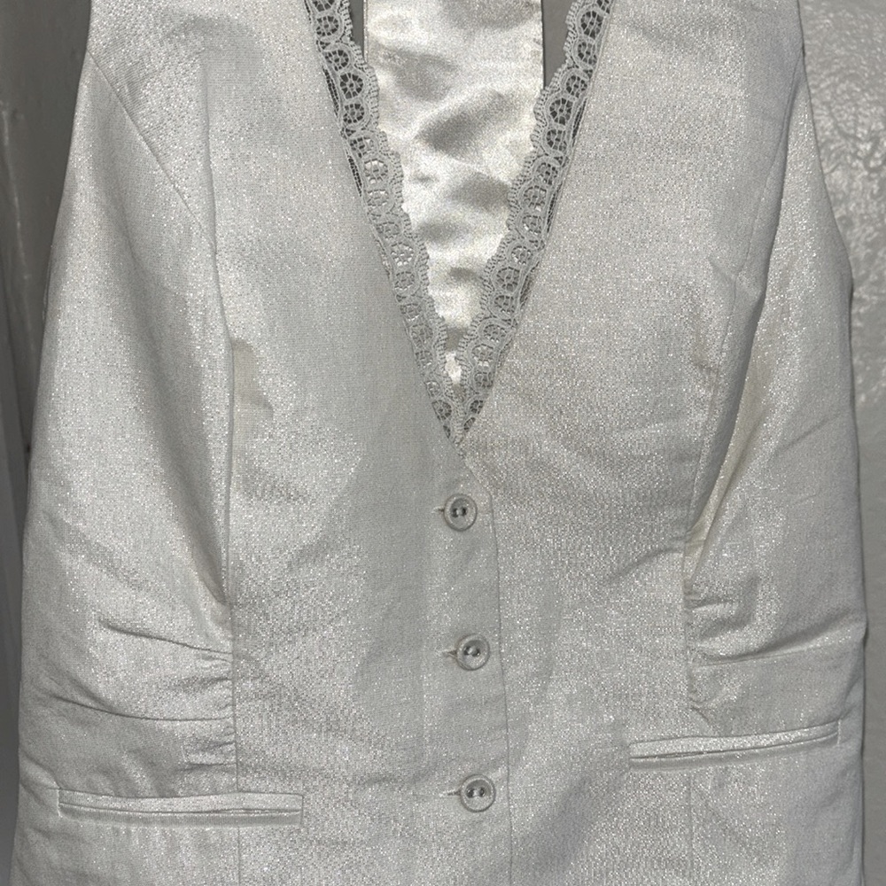 Shimmering Cream Vest - Picture 2 of 8